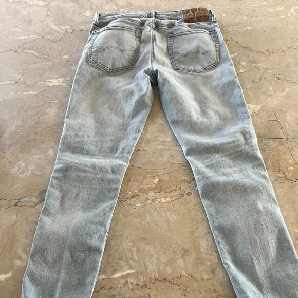 AE AirFlex+ Temp Tech Athletic Skinny cut with light distressing - Picture 3 of 7